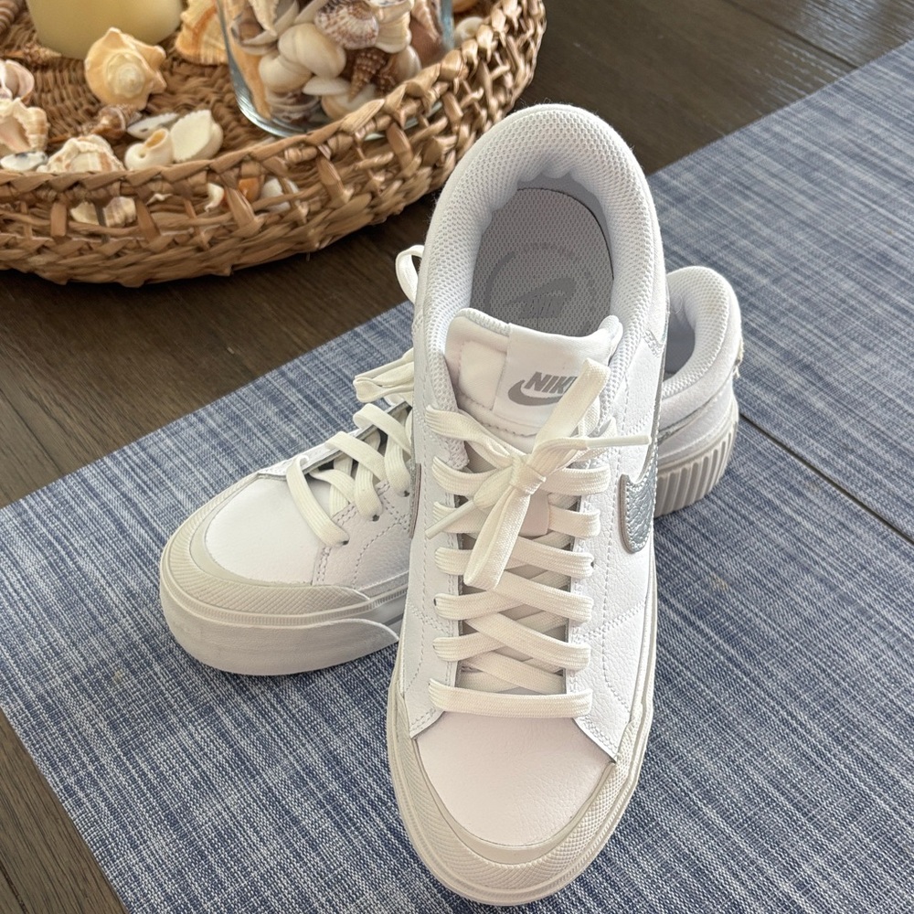 Nike Court Legacy Lift Platform Sneakers Women’s Size 7.5
